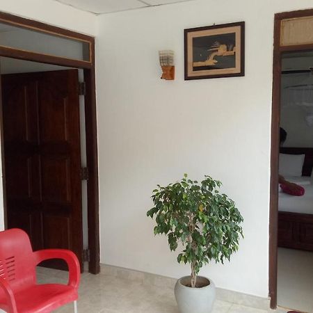 אנוראדפורה Umaya Holiday Home מראה חיצוני תמונה