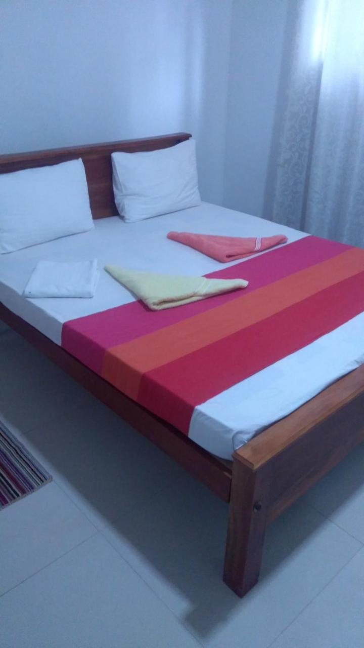 אנוראדפורה Umaya Holiday Home מראה חיצוני תמונה