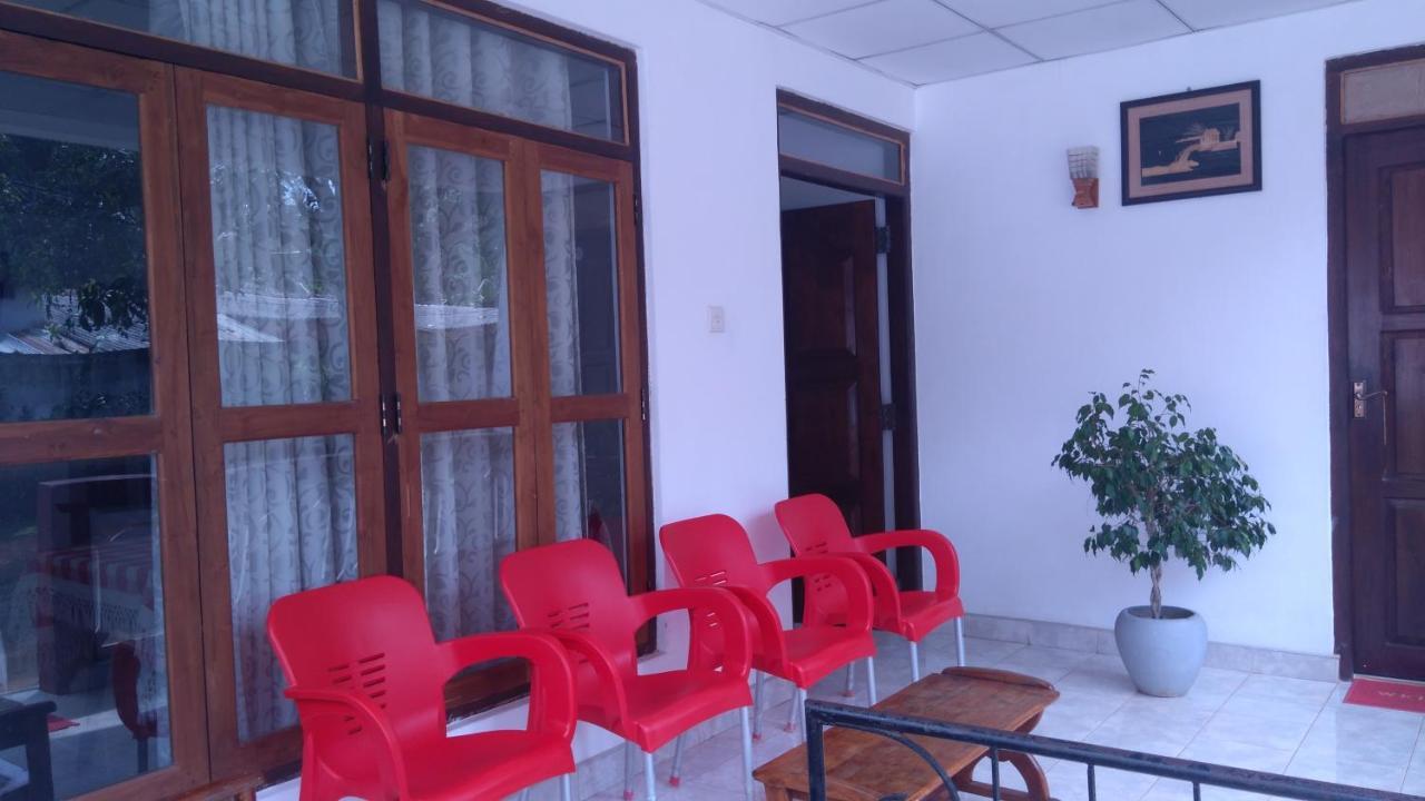 אנוראדפורה Umaya Holiday Home מראה חיצוני תמונה